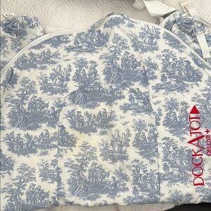 DockATot Deluxe+ Cover in Blue Toile